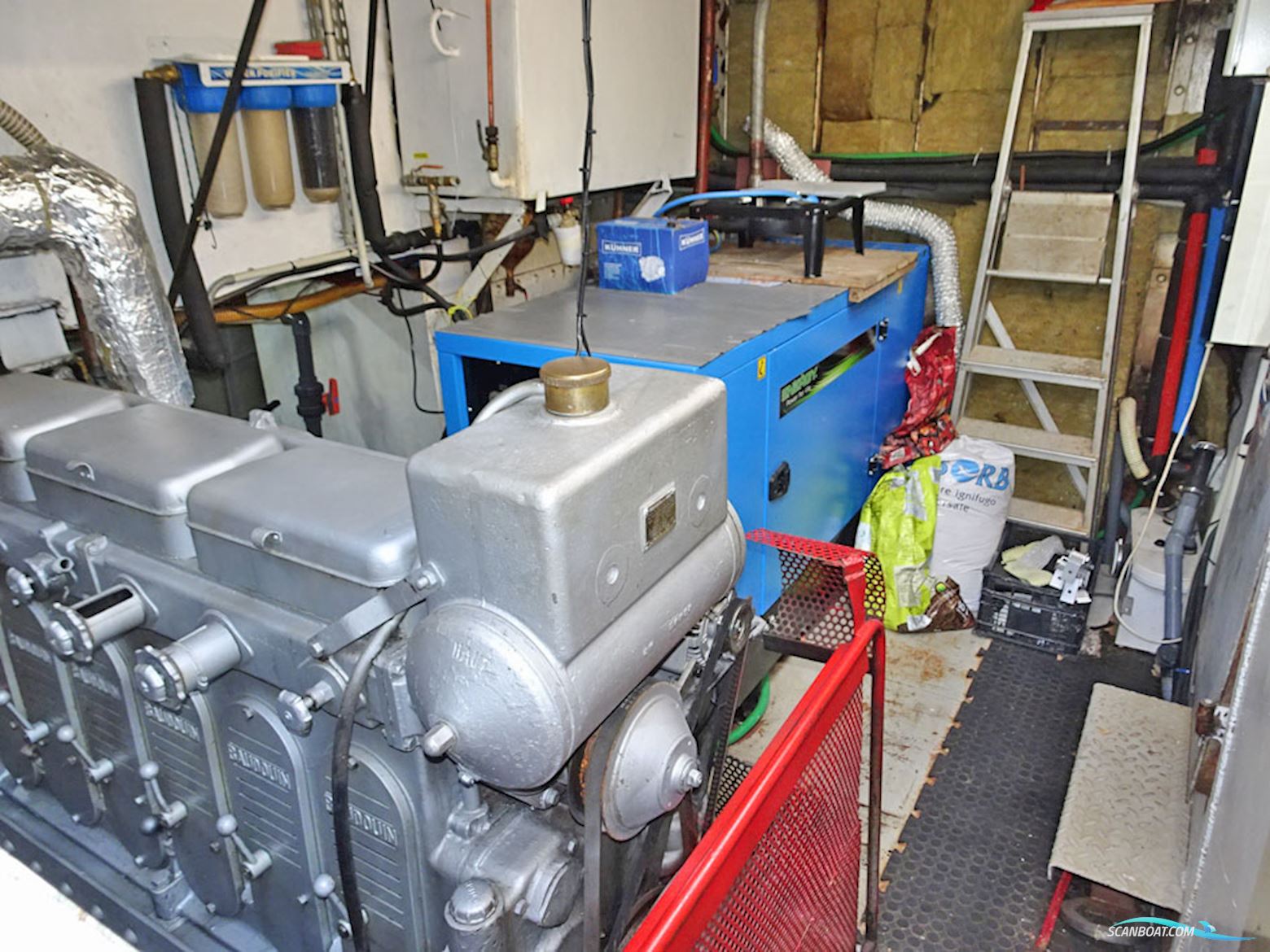 Spits Varend Woonschip 30.53 met UBC