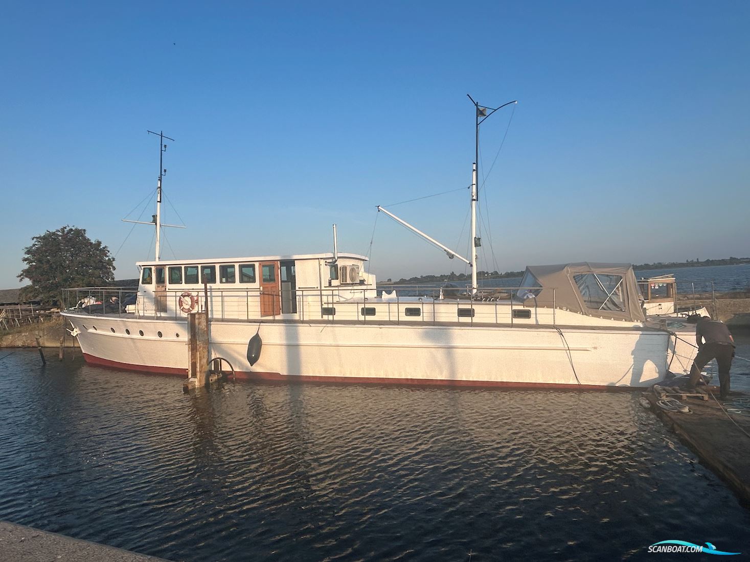 Toldkrydser Hus- / Bobåd / Flodbåd 1948, med General motor x2 motor, Danmark