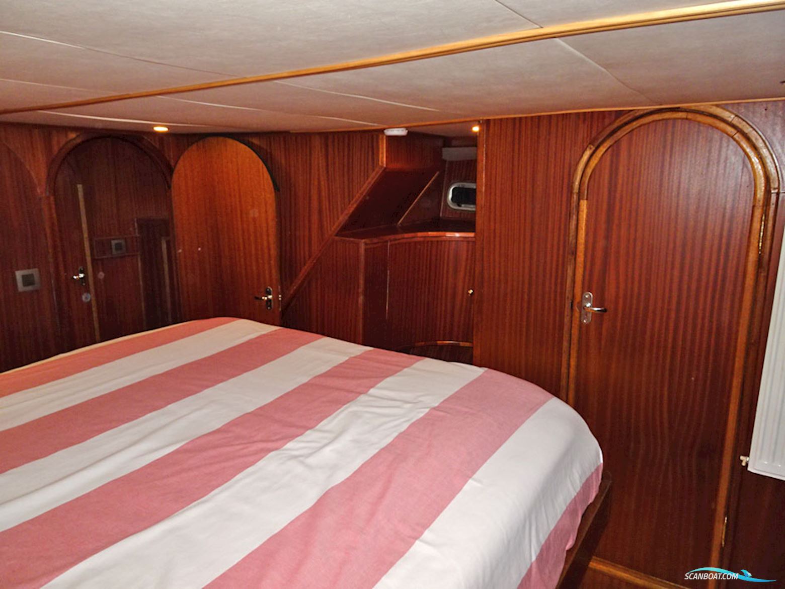 Trawlerjacht 48, Zeegaand