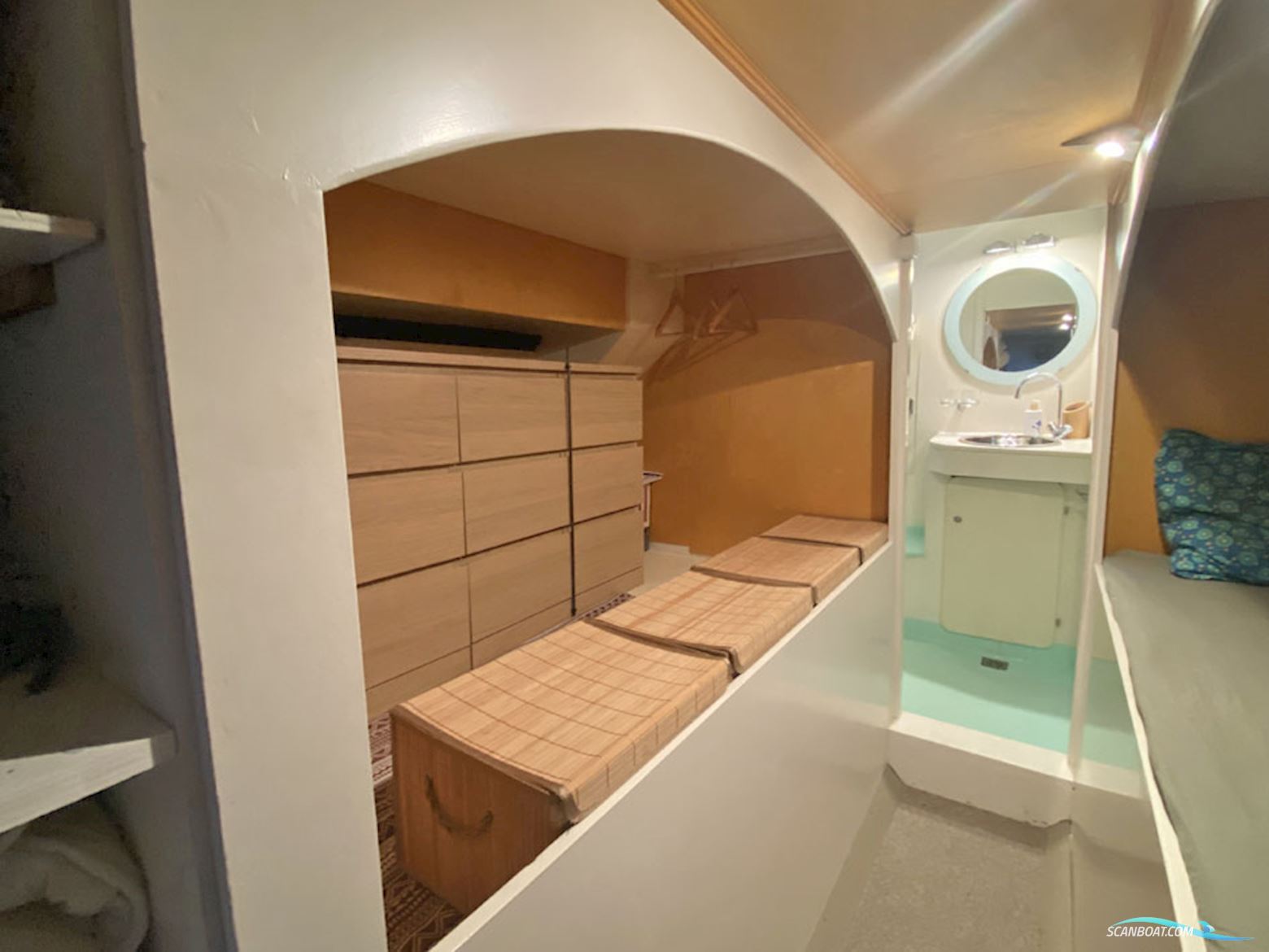 Varend Woonschip 14.99