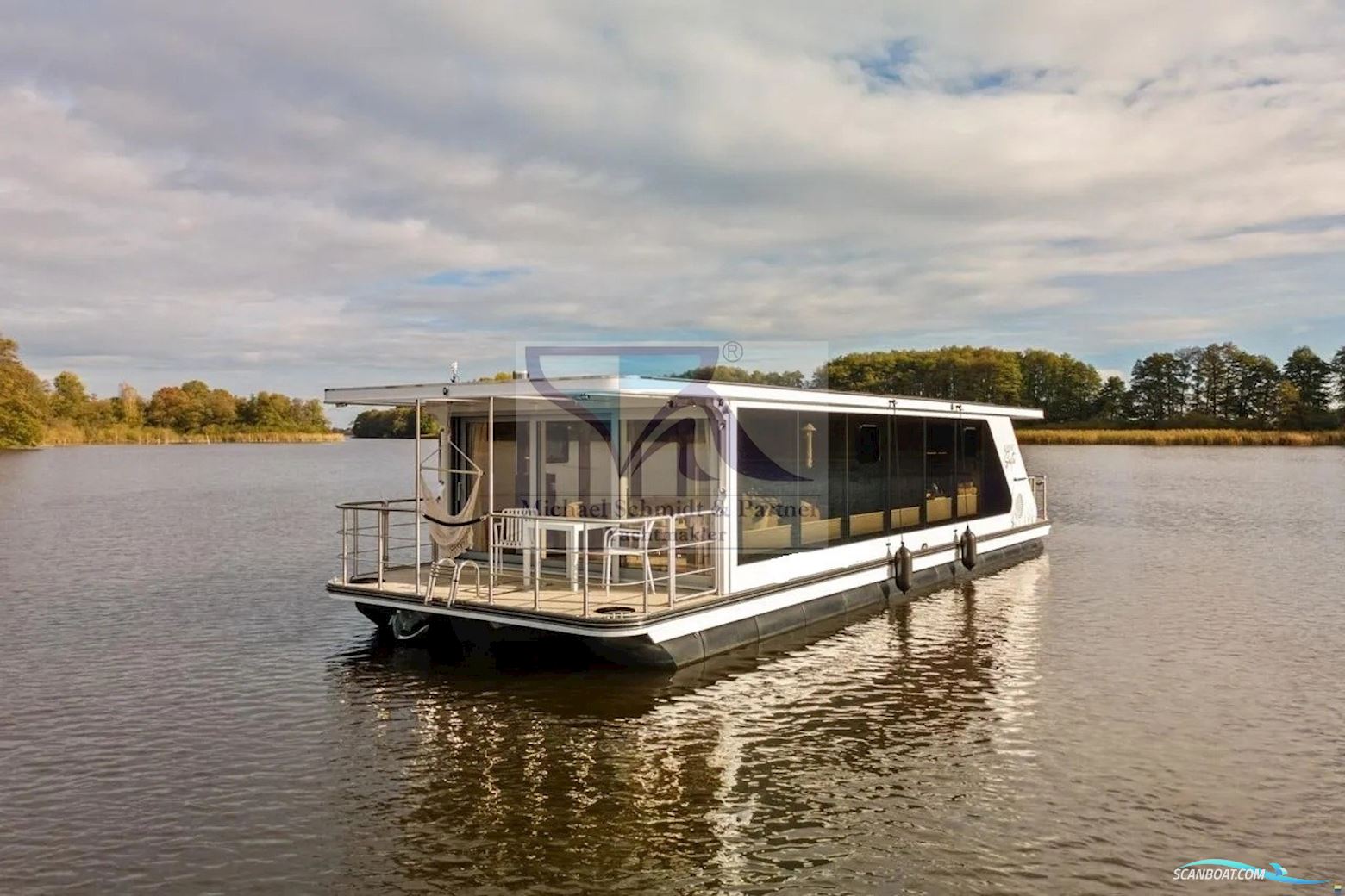 Desidus Hausboot/Hausyacht Lake Suite