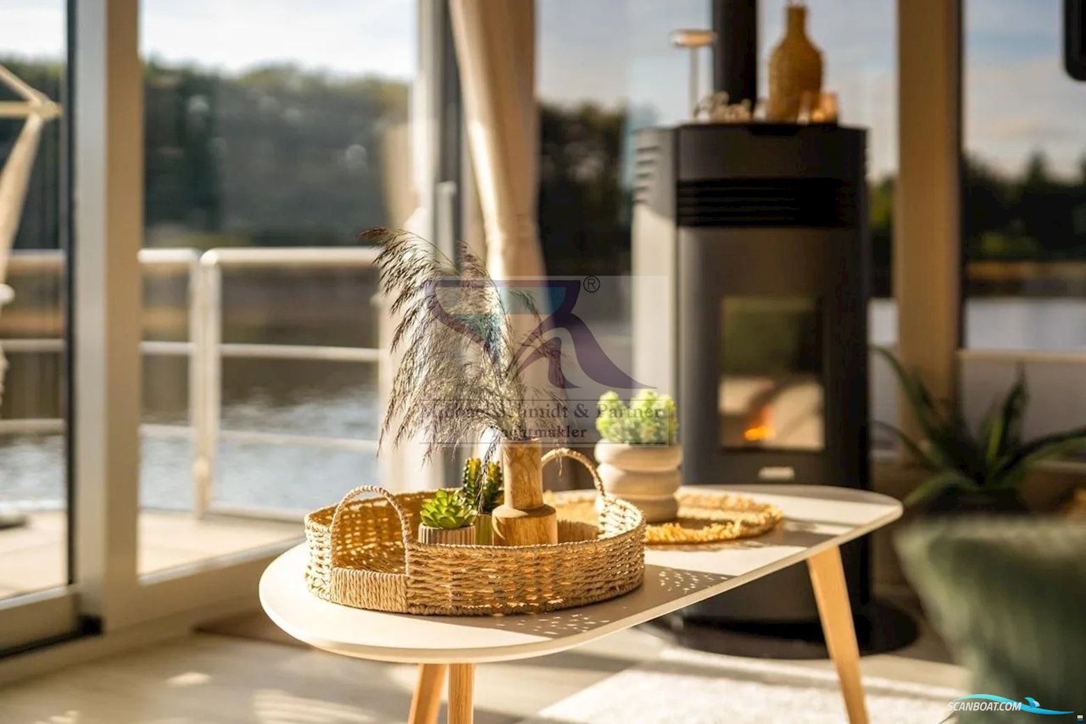 Desidus Hausboot/Hausyacht Lake Suite