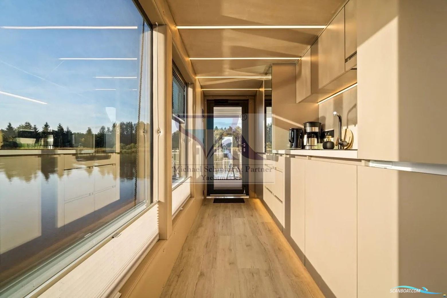 Desidus Hausboot/Hausyacht Lake Suite