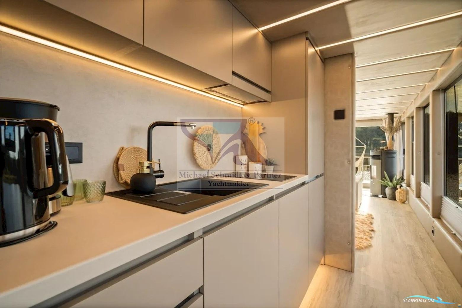 Desidus Hausboot/Hausyacht Lake Suite