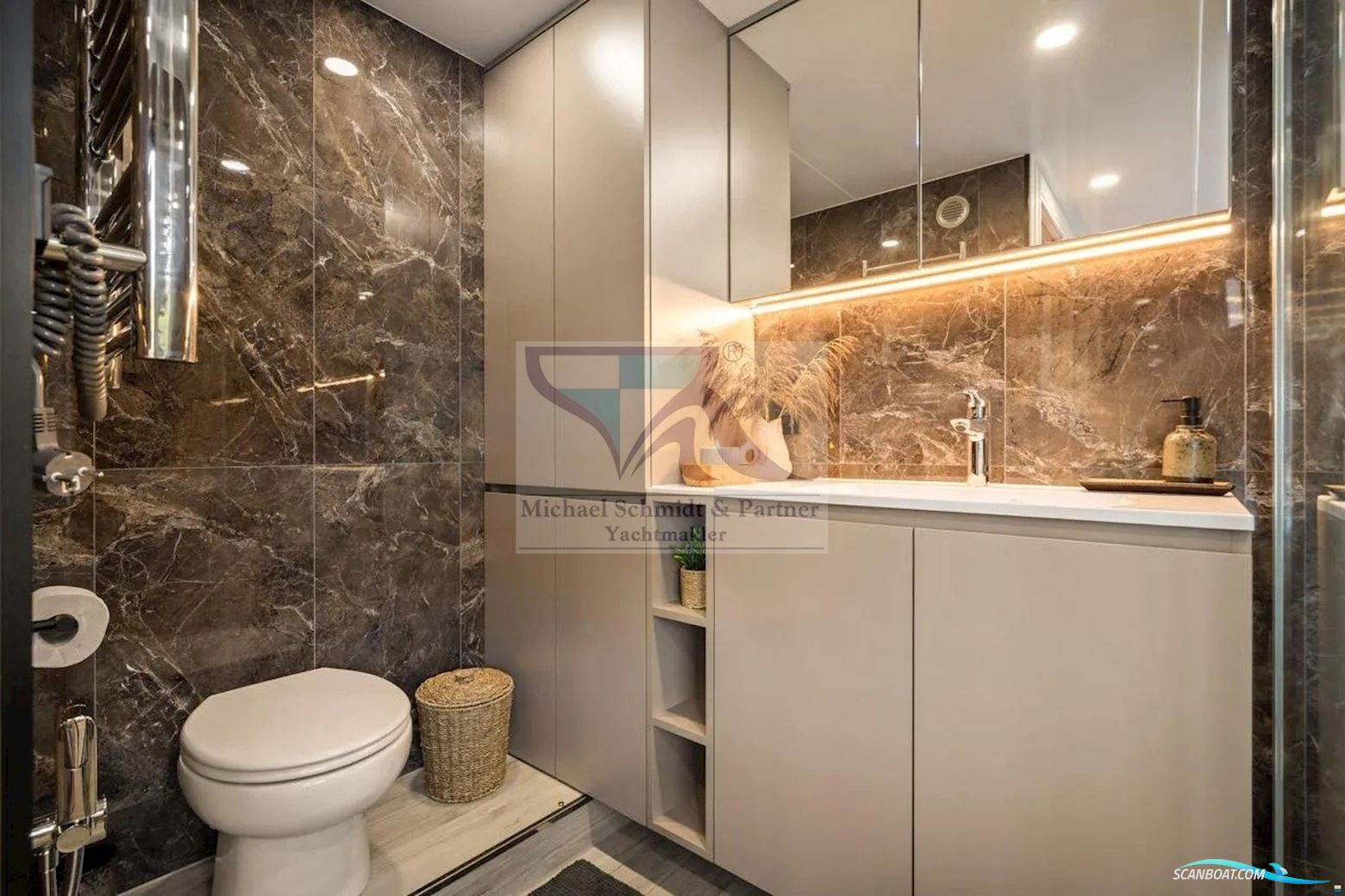 Desidus Hausboot/Hausyacht Lake Suite