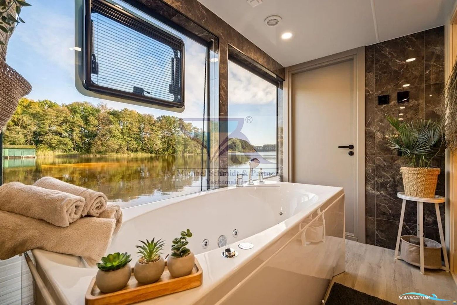 Desidus Hausboot/Hausyacht Lake Suite