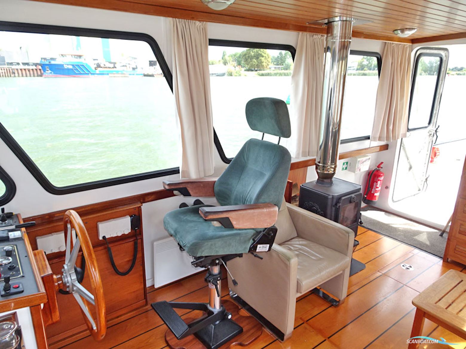 ex Patrouille vaartuig / Varend Woonschip 18.26 met UBC