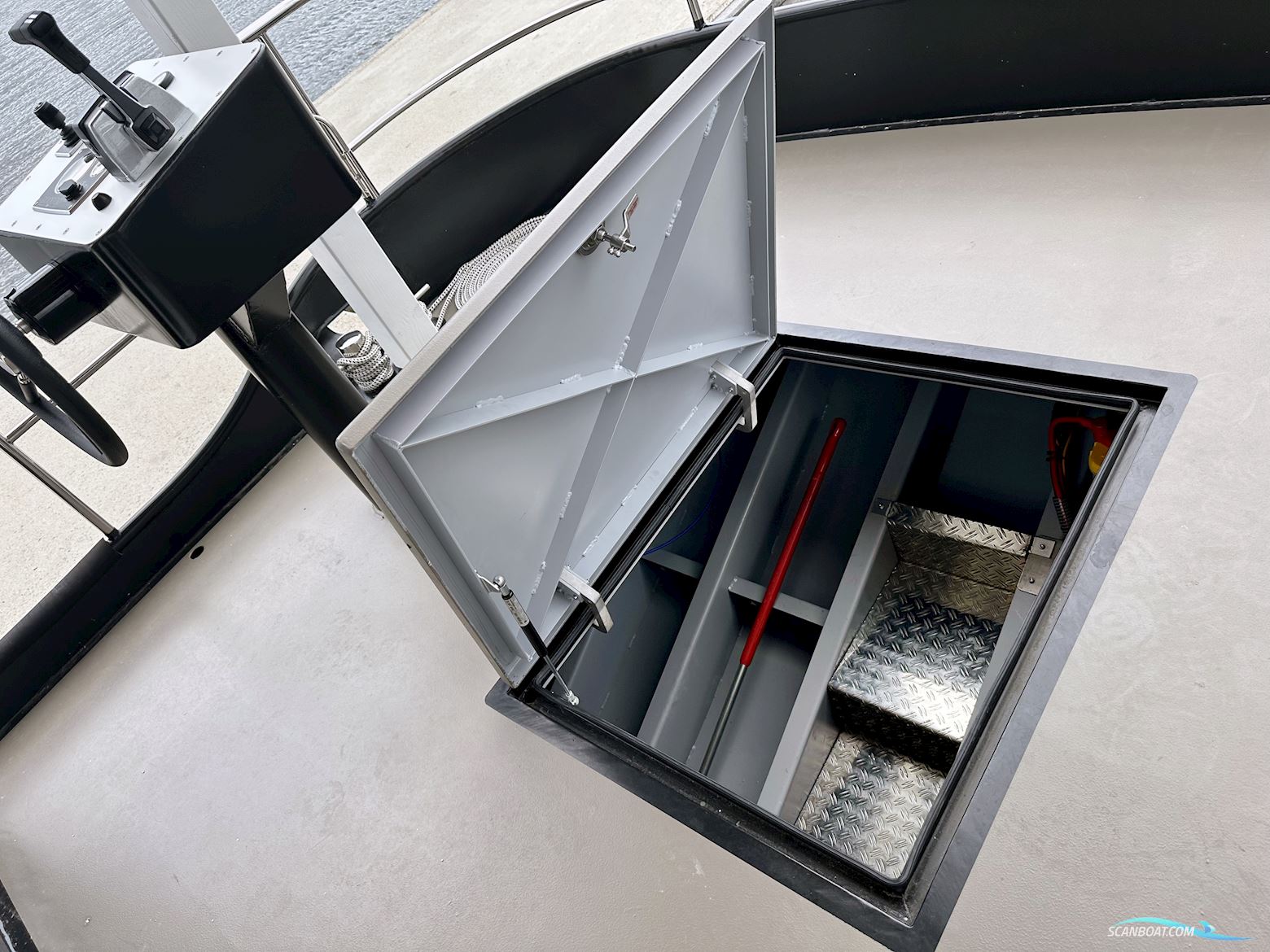 Homeship Vaarchalet 1250D Luxe Houseboat