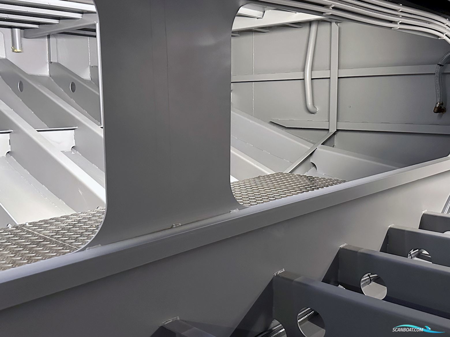 Homeship Vaarchalet 1250D Luxe Houseboat