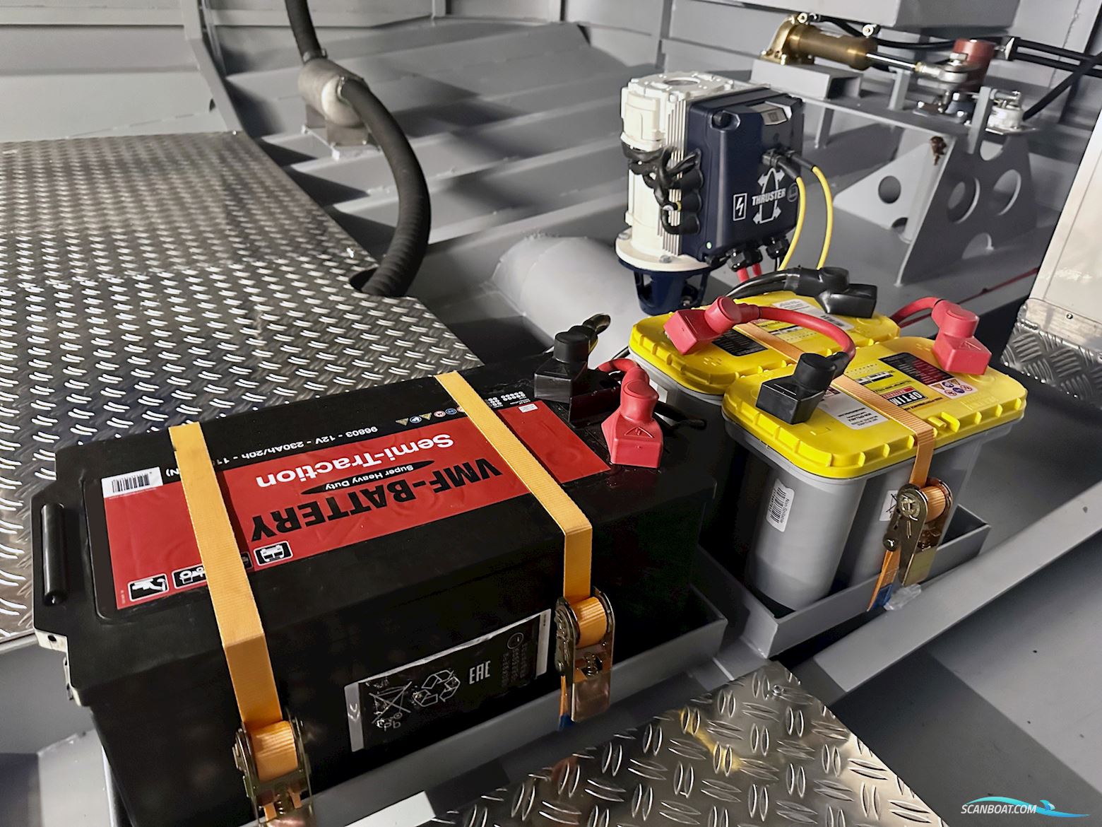 Homeship Vaarchalet 1250D Luxe Houseboat