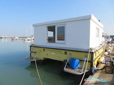 Houseboat Powercat 40 Converted to a Hus- / Bobåt / Flodbåd 2009, England
