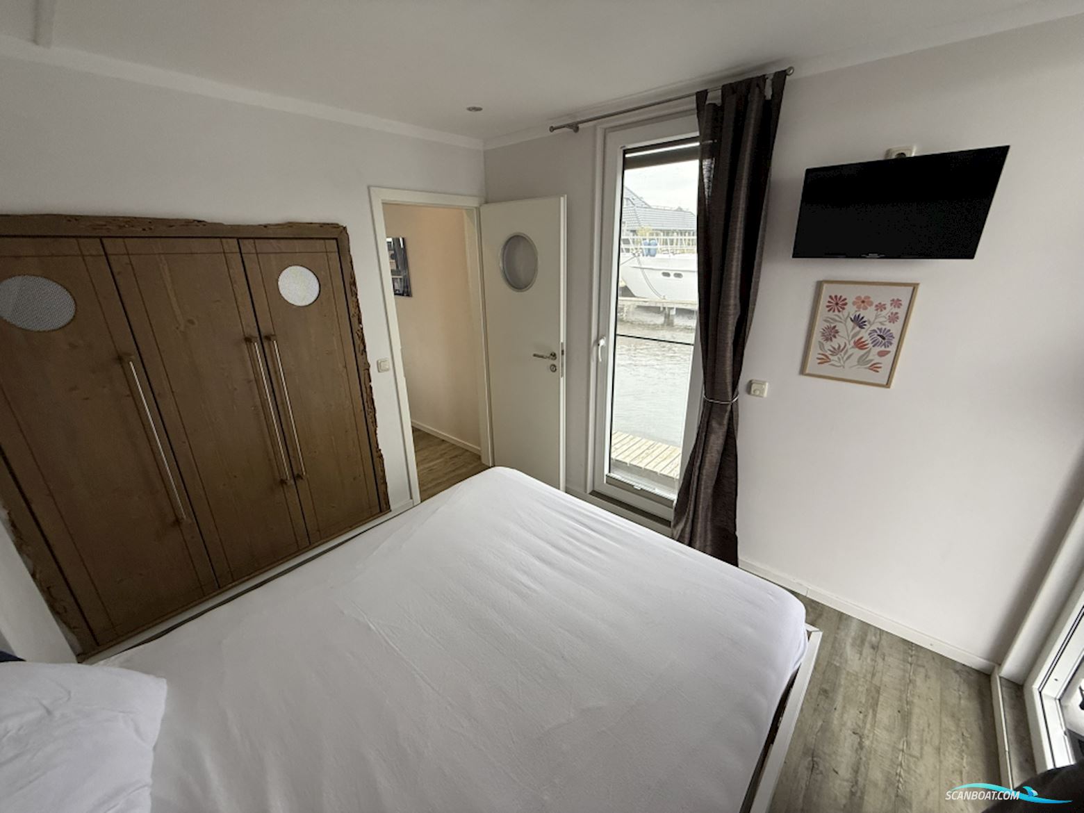 Houseboat Under Dock 18