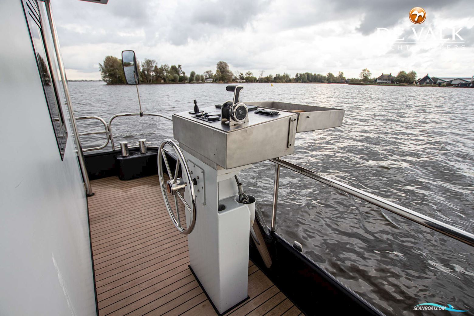 Houseboat Waterloft Luxemotor
