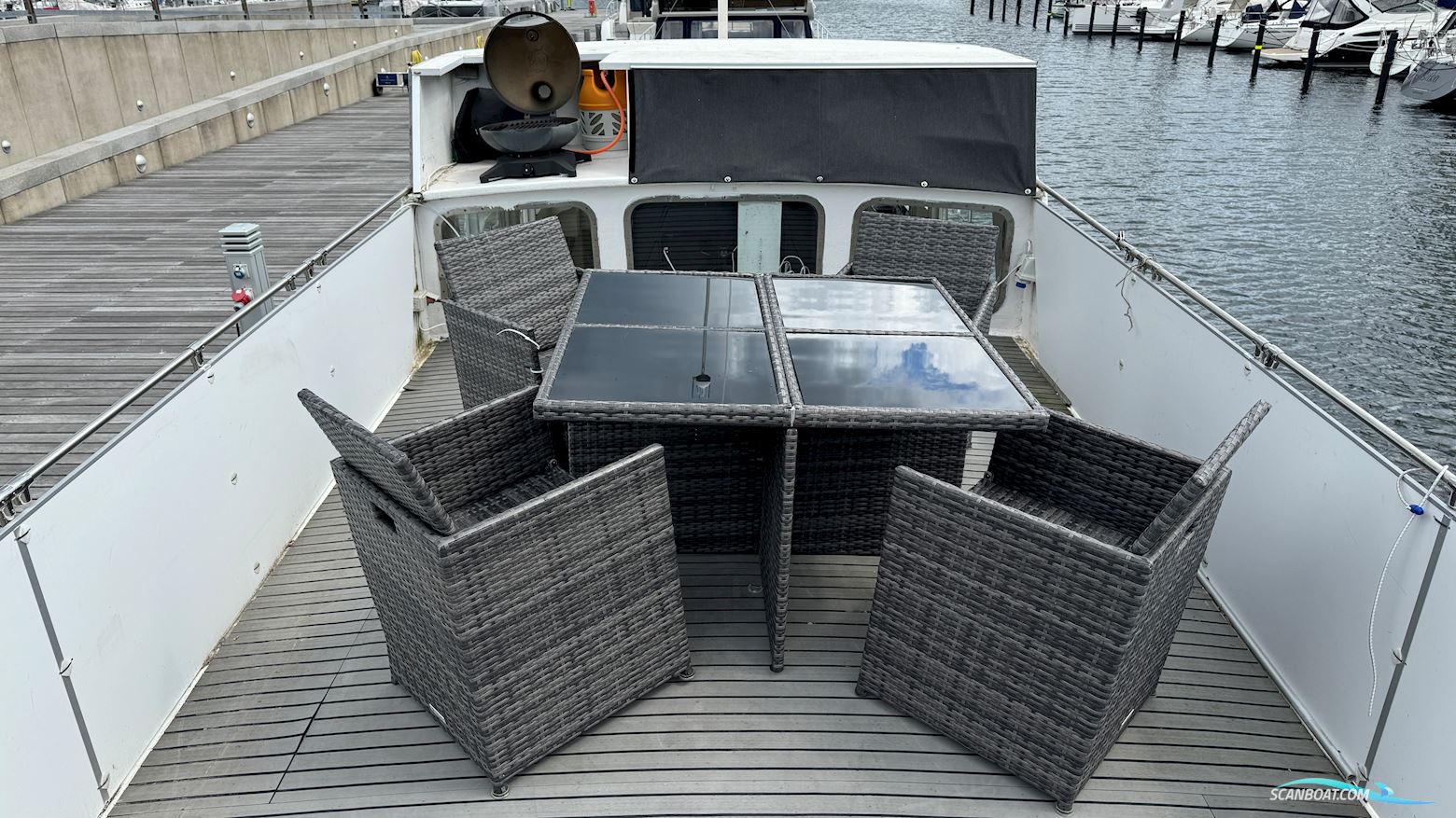 Husbåd i Tuborg Havn