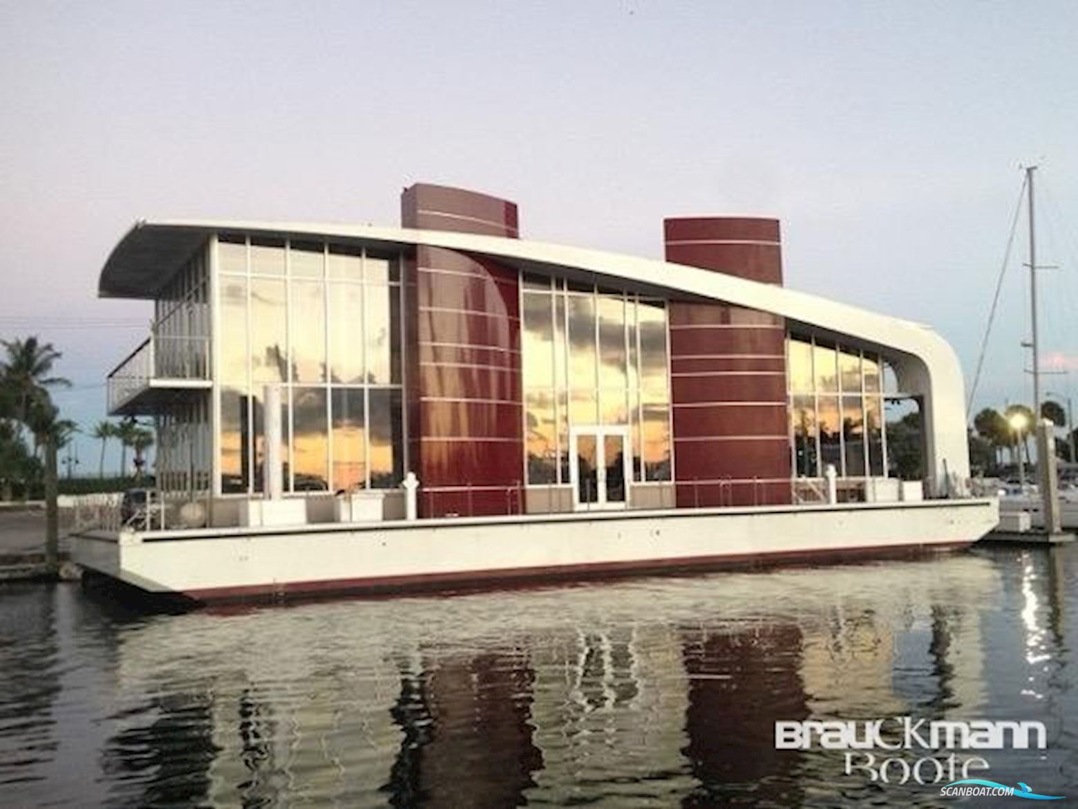 Lazzara Marine Präsentations-Hausboot