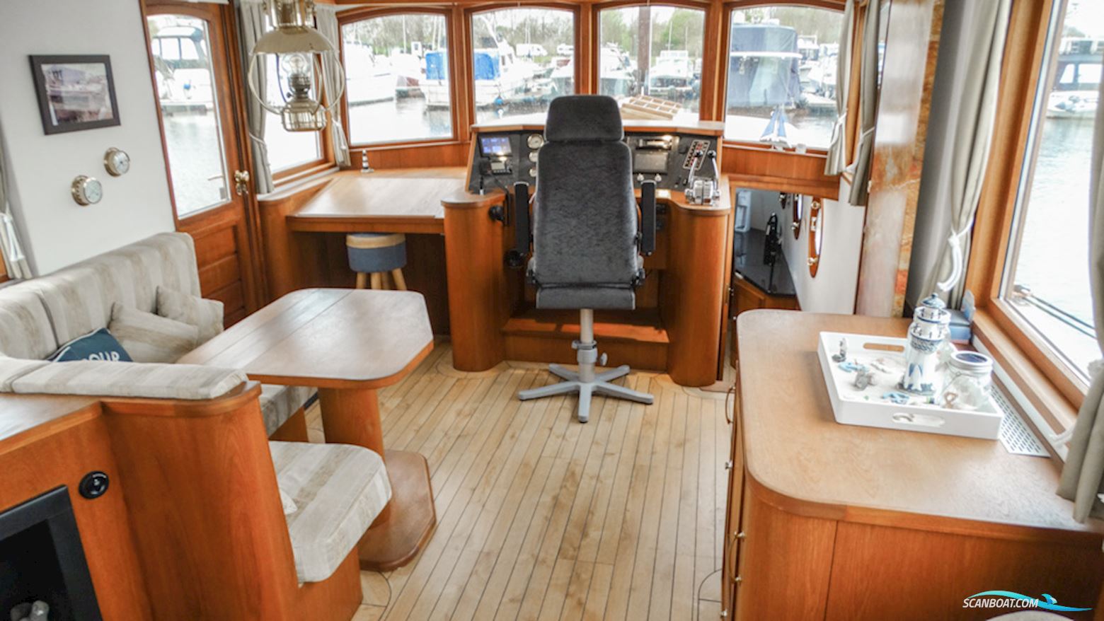 Luxe Motor 16.20 Deckhouse