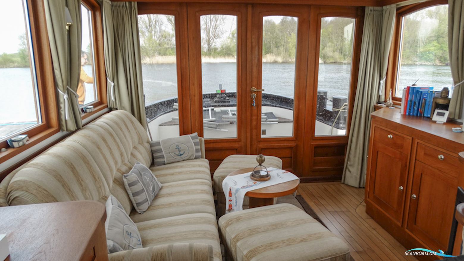 Luxe Motor 16.20 Deckhouse