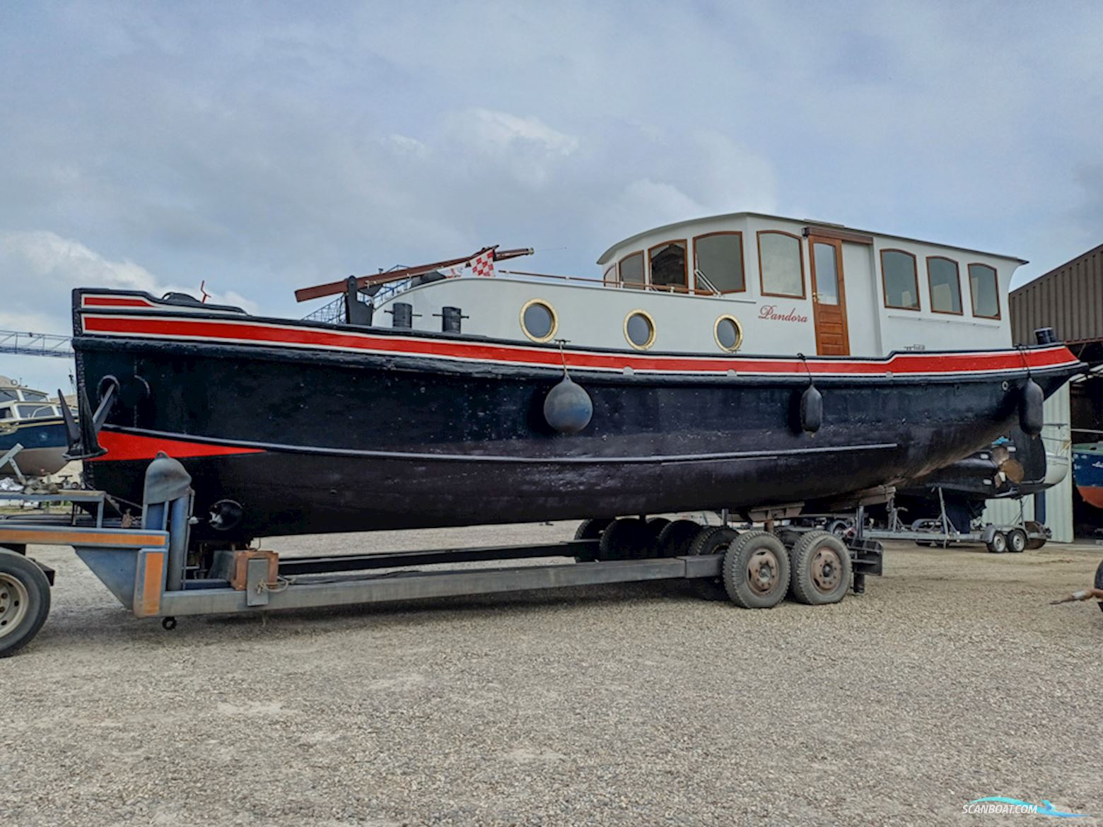 Luxe Motor 16.20 Deckhouse