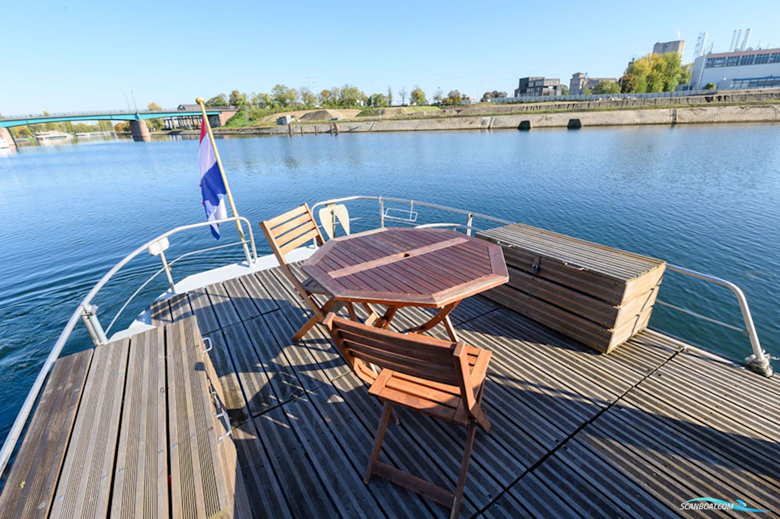 Luxe Motor 21.18 Met Ubc