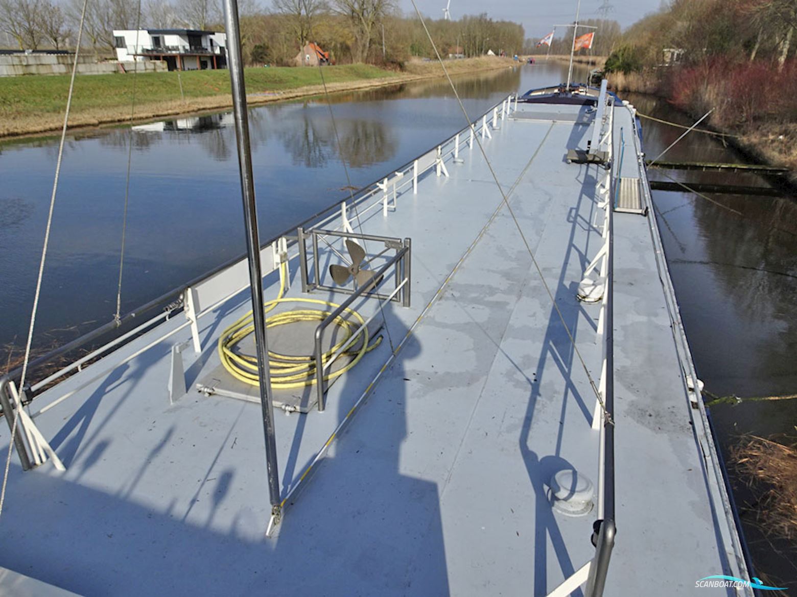 Luxe Motor 36.72, Cbb Rijn