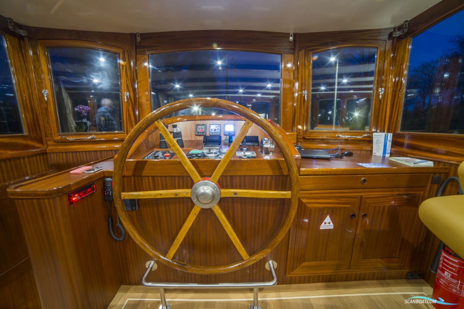 Luxe Motor Cruise 19.75