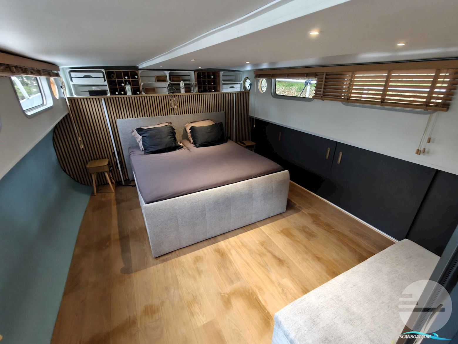 Luxemotor 24.75