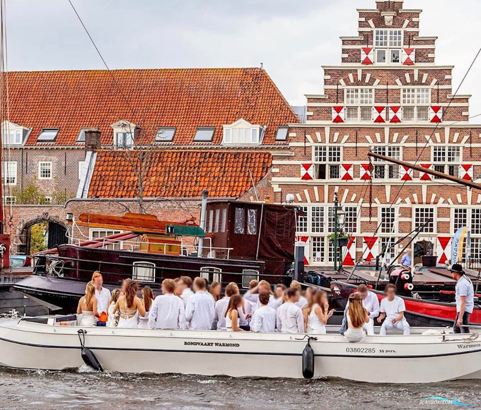 Open Rondvaartboot 35 gasten