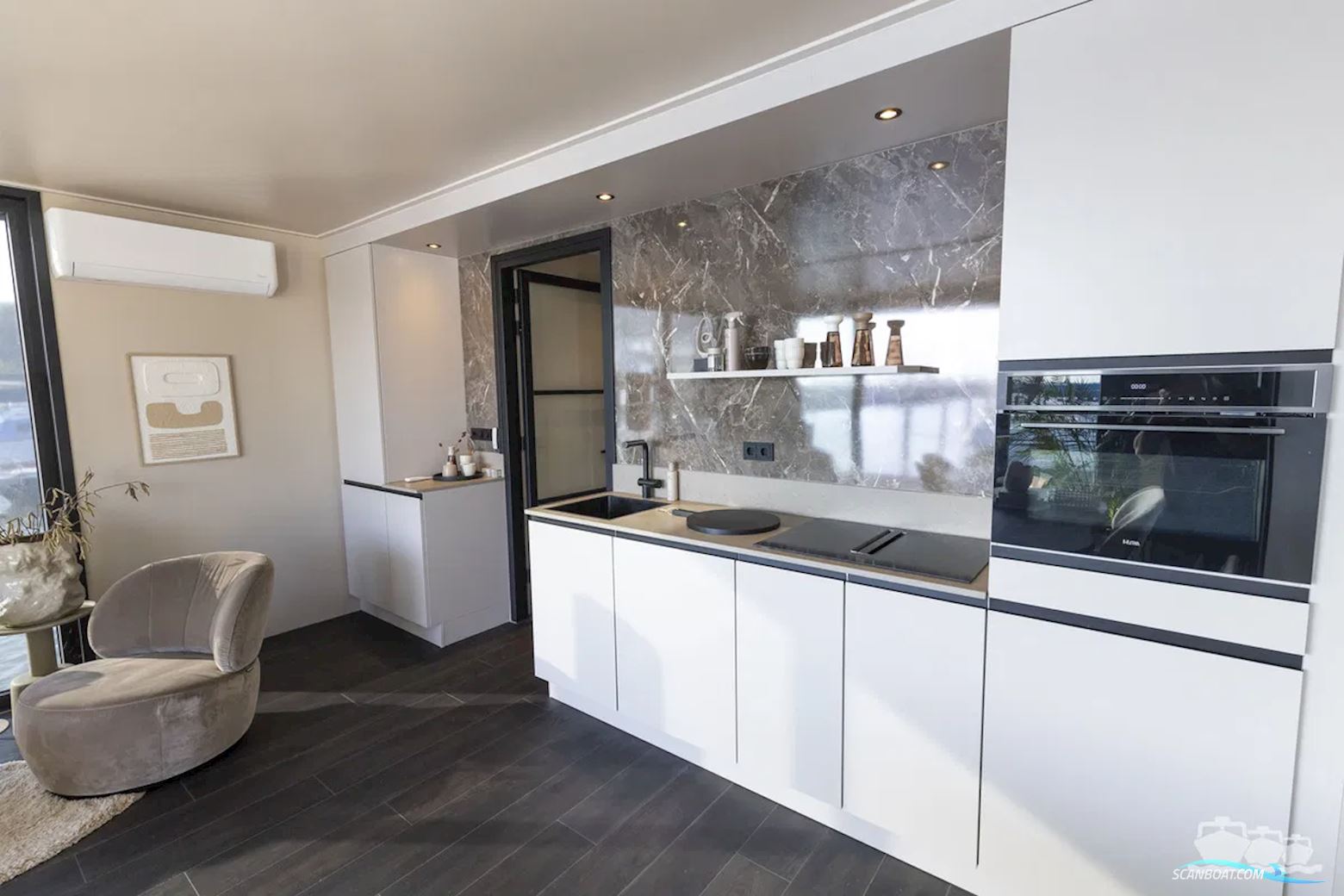 SL Houseboat Marina Den Oever, inclusief ligplaats