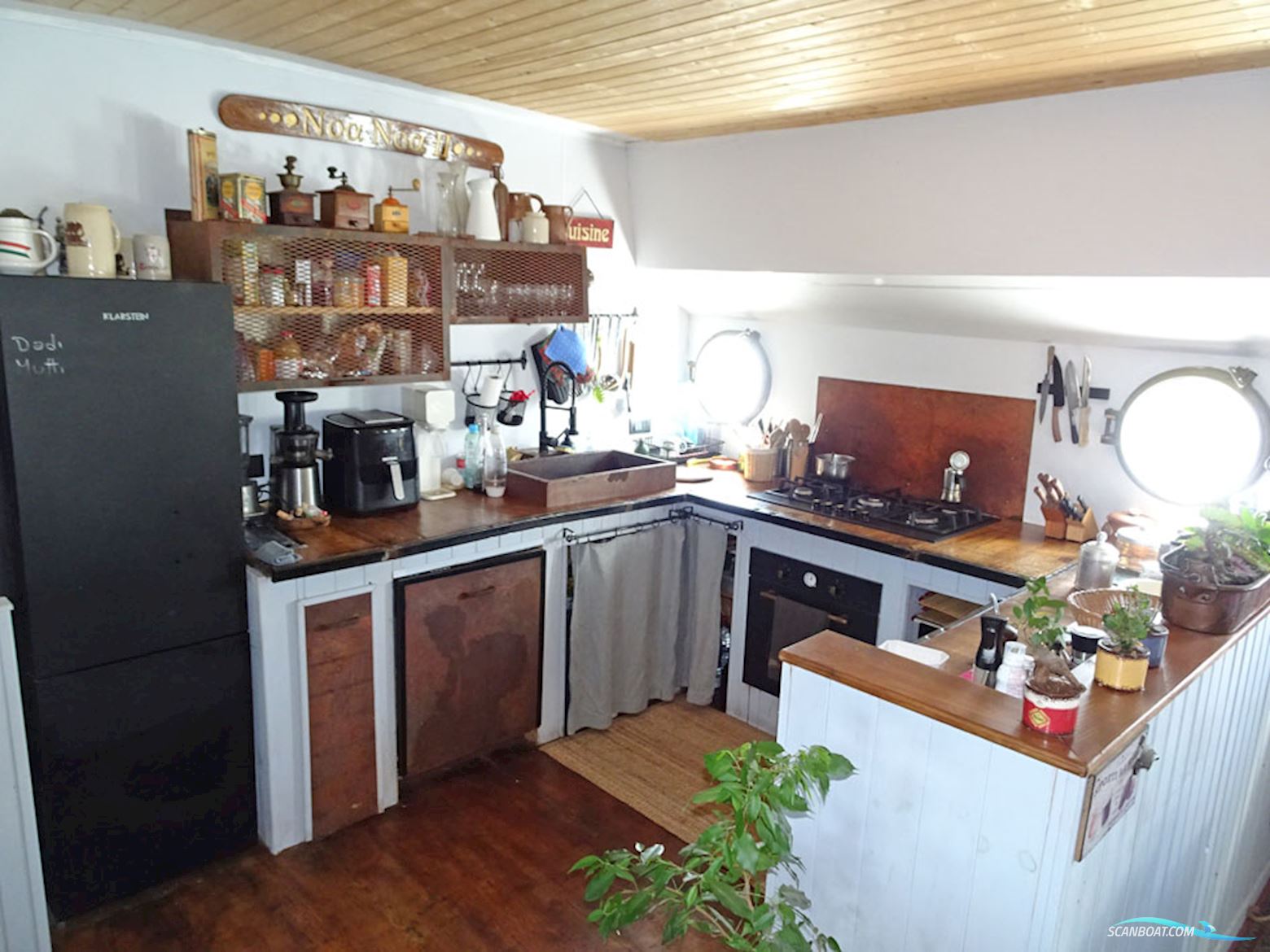 Spits Varend Woonschip 30.53 met UBC