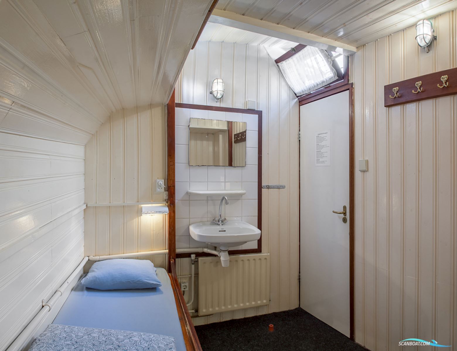 Tjalk Woonschip, Bedrijfsschip