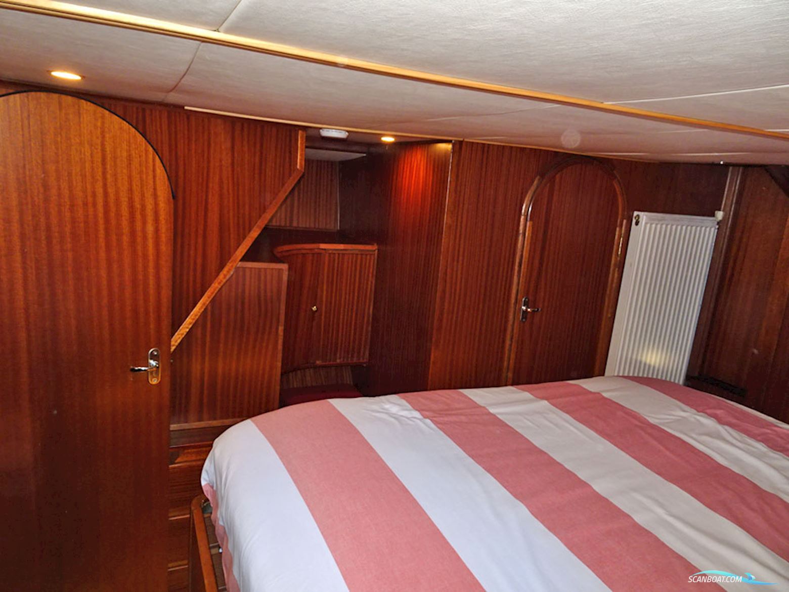 Trawlerjacht 48, Zeegaand