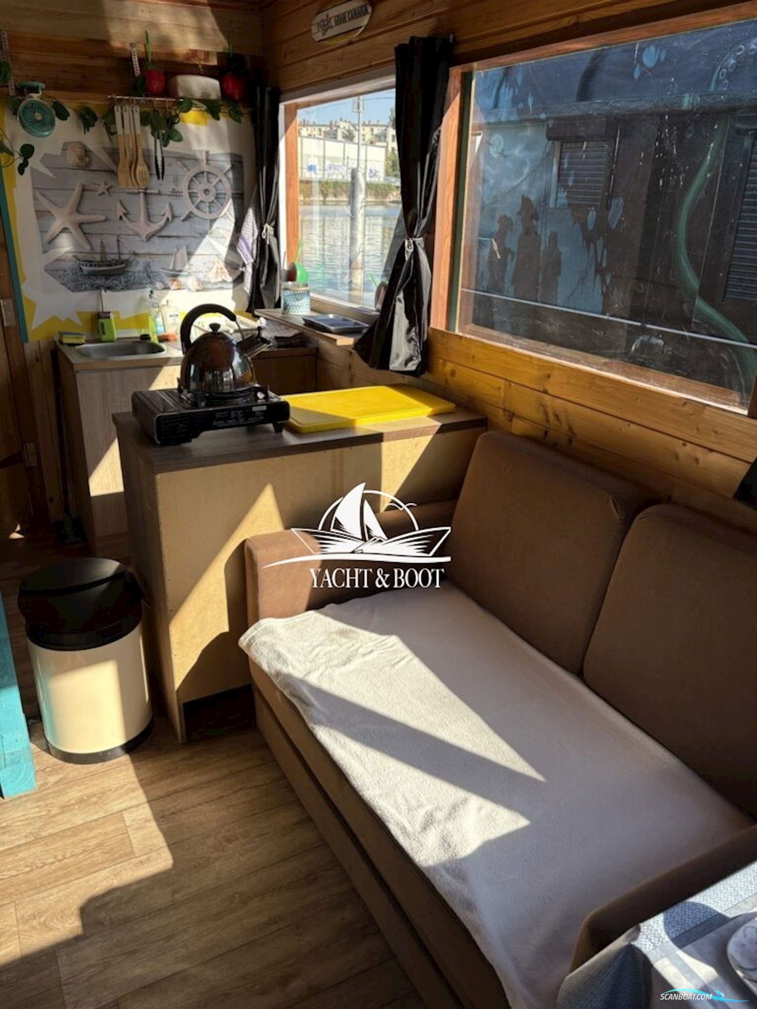 Treibgut Gbr Hausboot 10.6