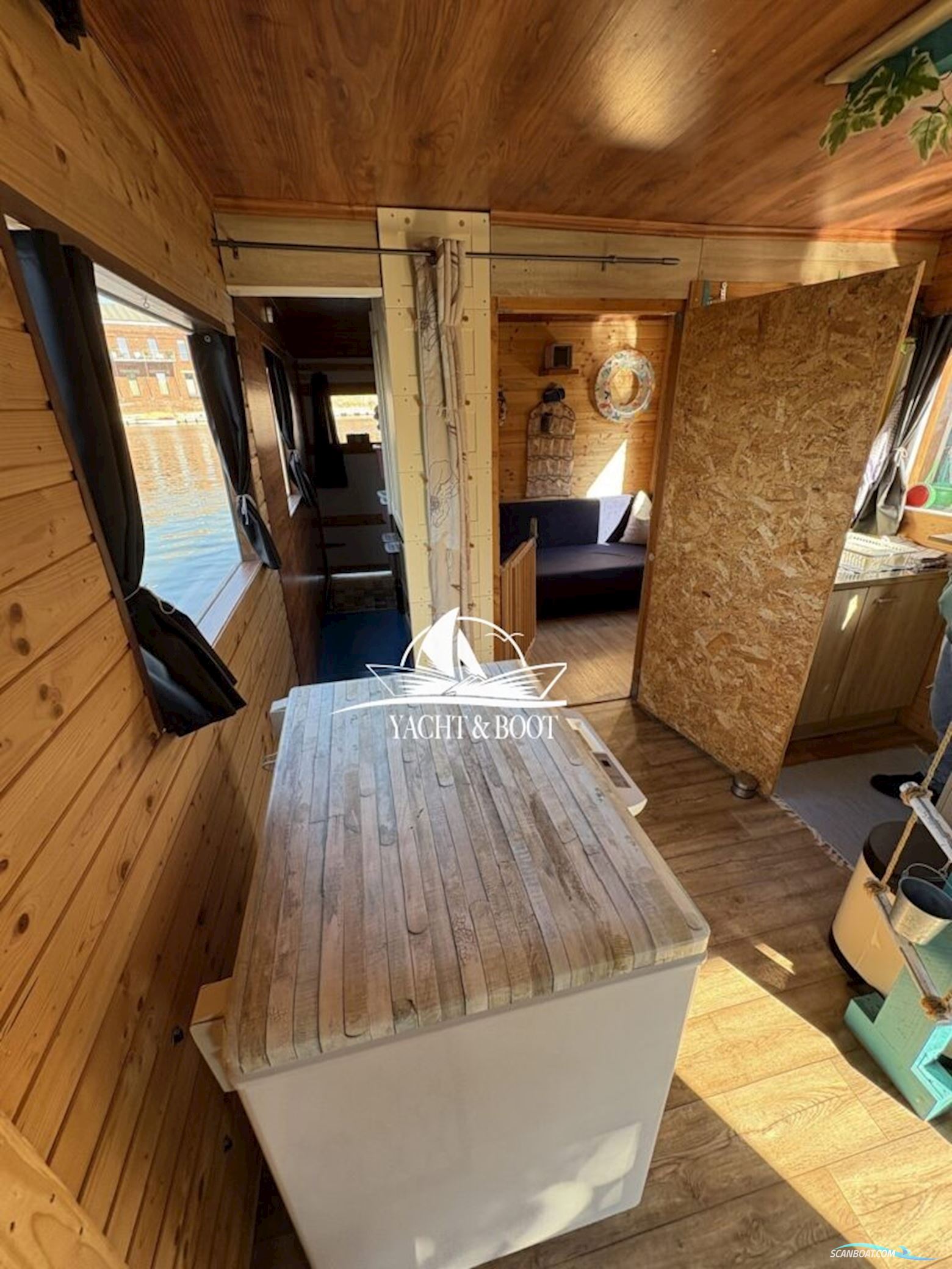 Treibgut Gbr Hausboot 10.6