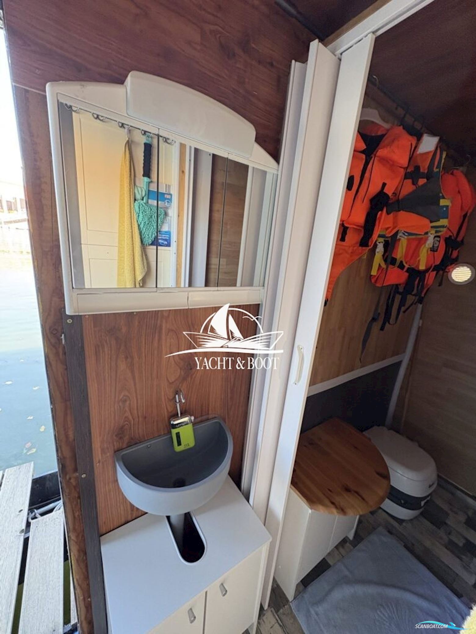 Treibgut Gbr Hausboot 10.6