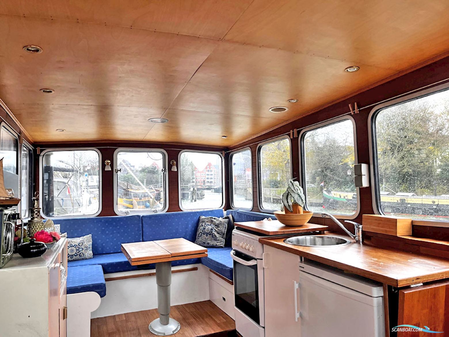 Varend Woonschip 14.99