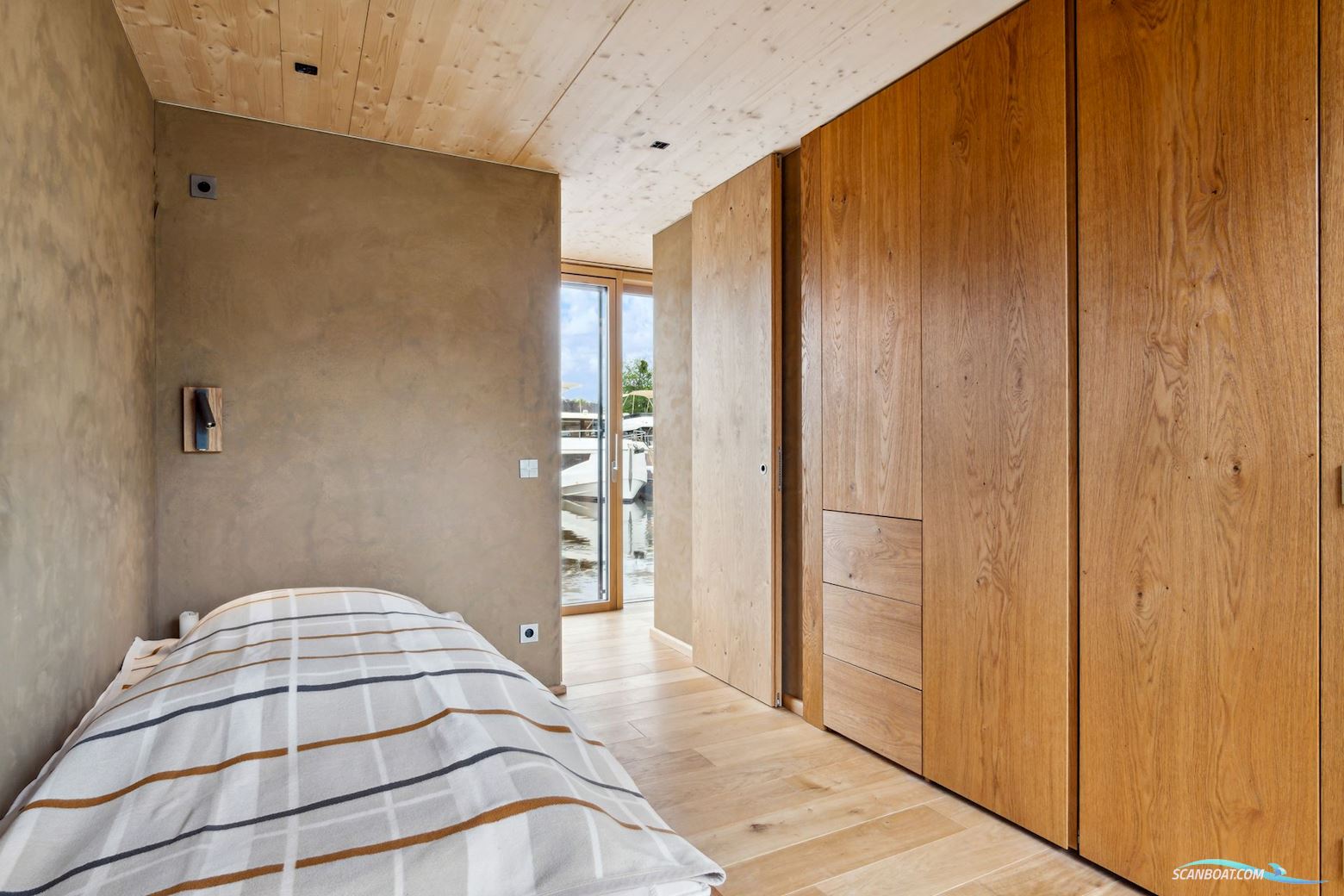 Waterloft "Ohana" - Eksklusiv sejlende husbåd / Wohnschiff (2022)