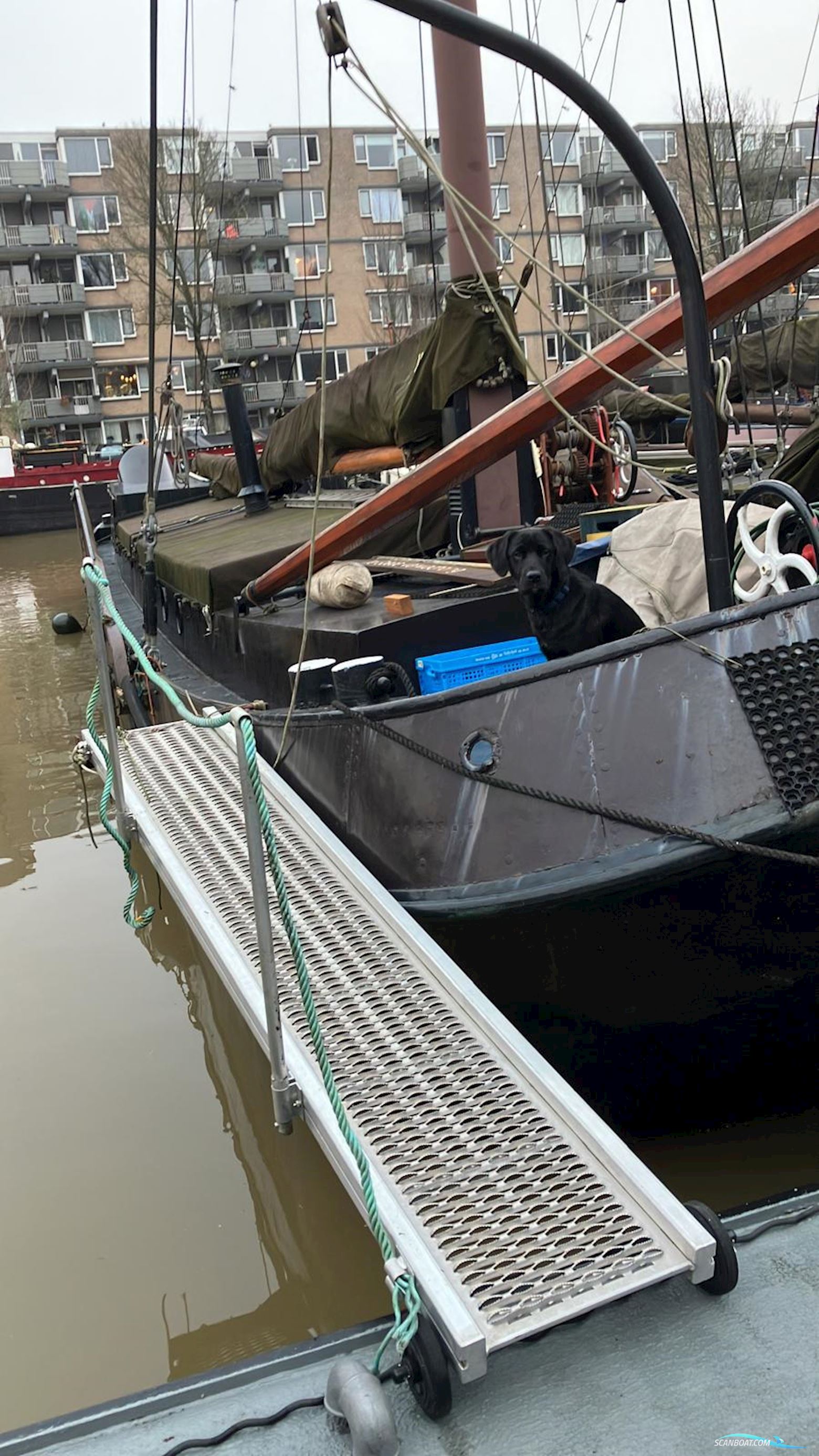 Zeilend Woonschip Woonschip Met Vaste Ligplaats