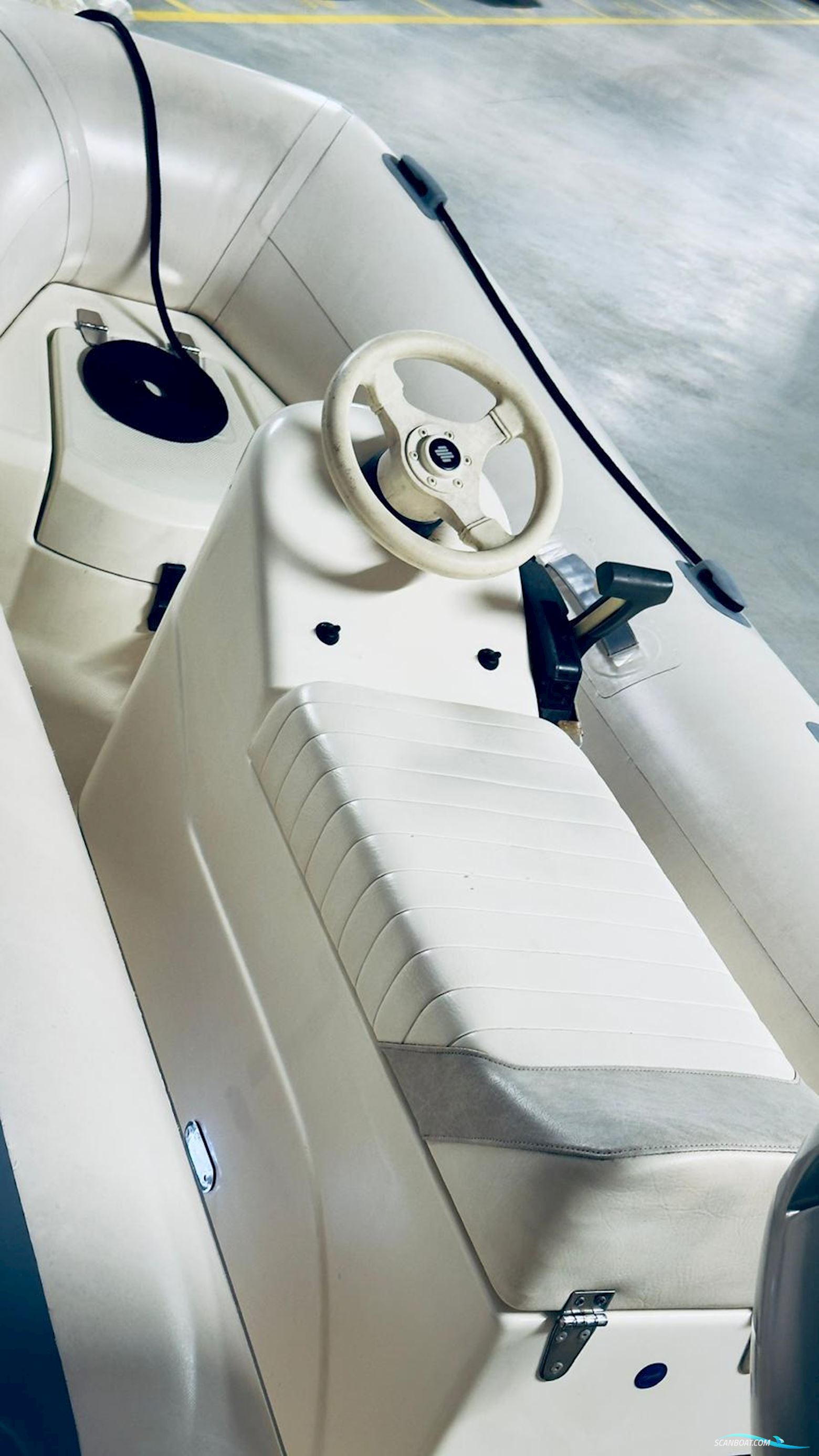 Avon 315 Rib