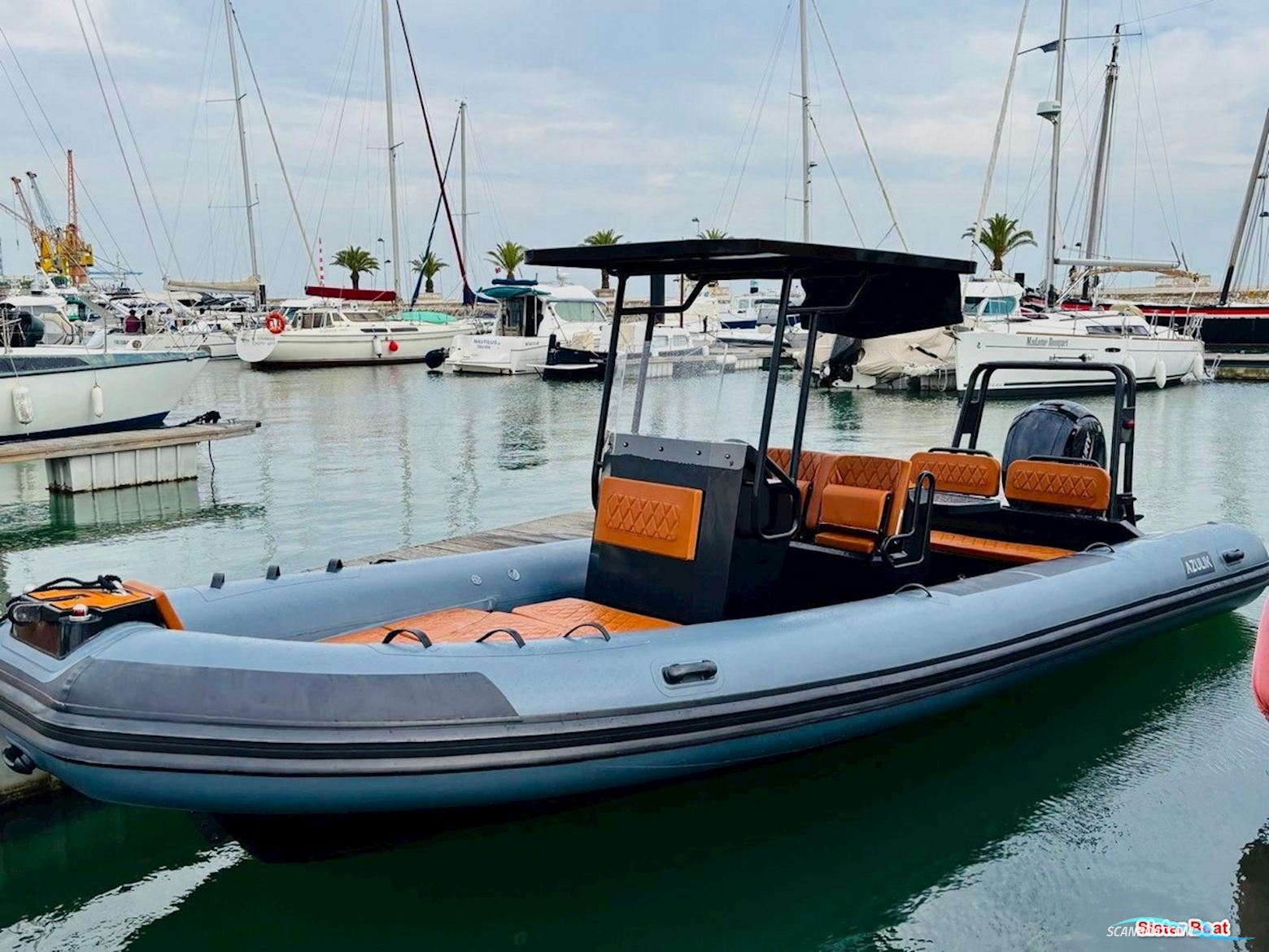 Azulik 700