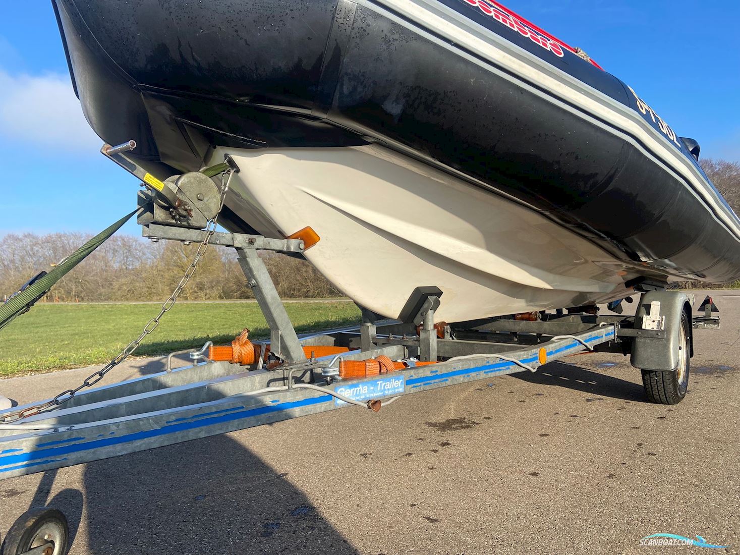 Bombard 490 Explorer