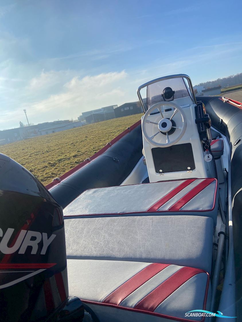 Bombard 490 Explorer