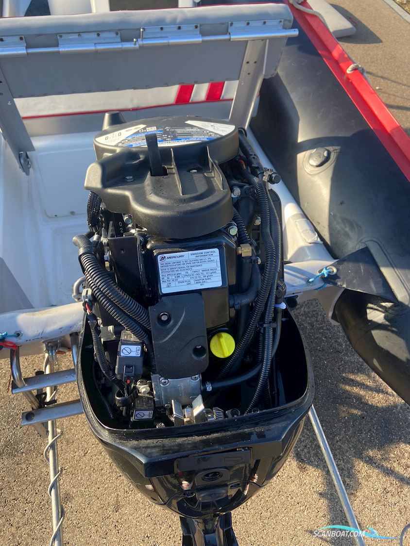 Bombard 490 Explorer