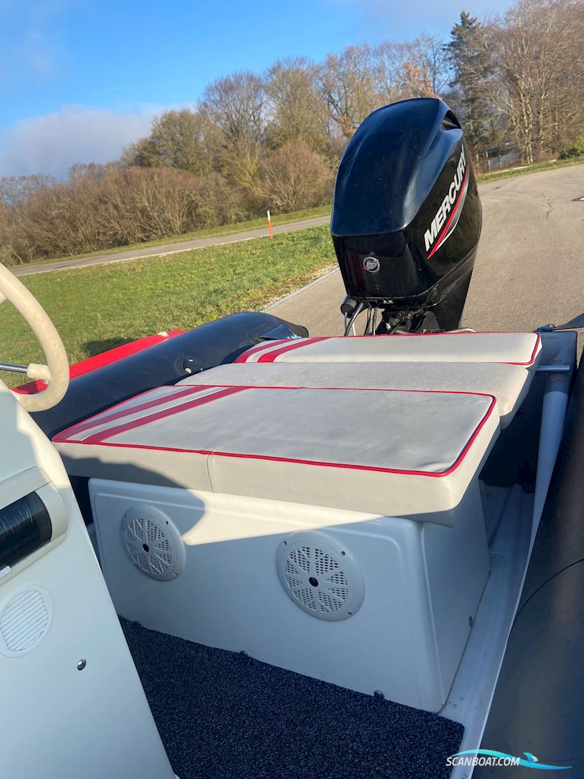 Bombard 490 Explorer