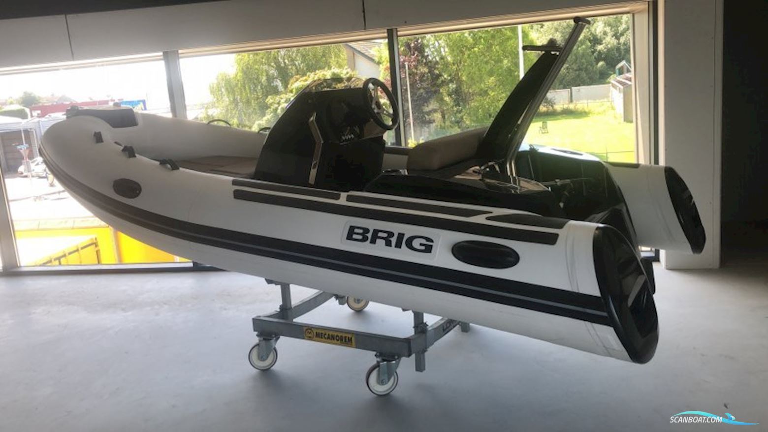 Brig Eagle 4 Wit Valmex Zwarte Hull Inflatable / Rib 2023, with Honda engine, The Netherlands