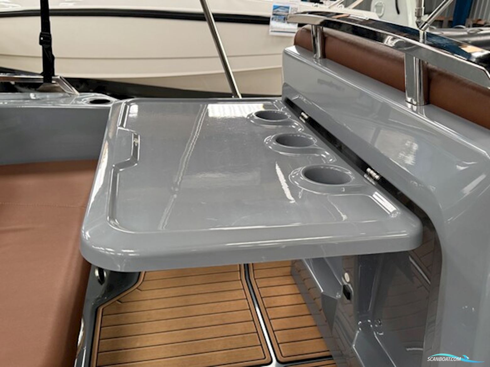 Brig Eagle 6,7 Rib Med F225 hk Mercury-Efi 4 Takt DS XL V6 3,4L og 2.000 kg Brenderup Bådtrailer.