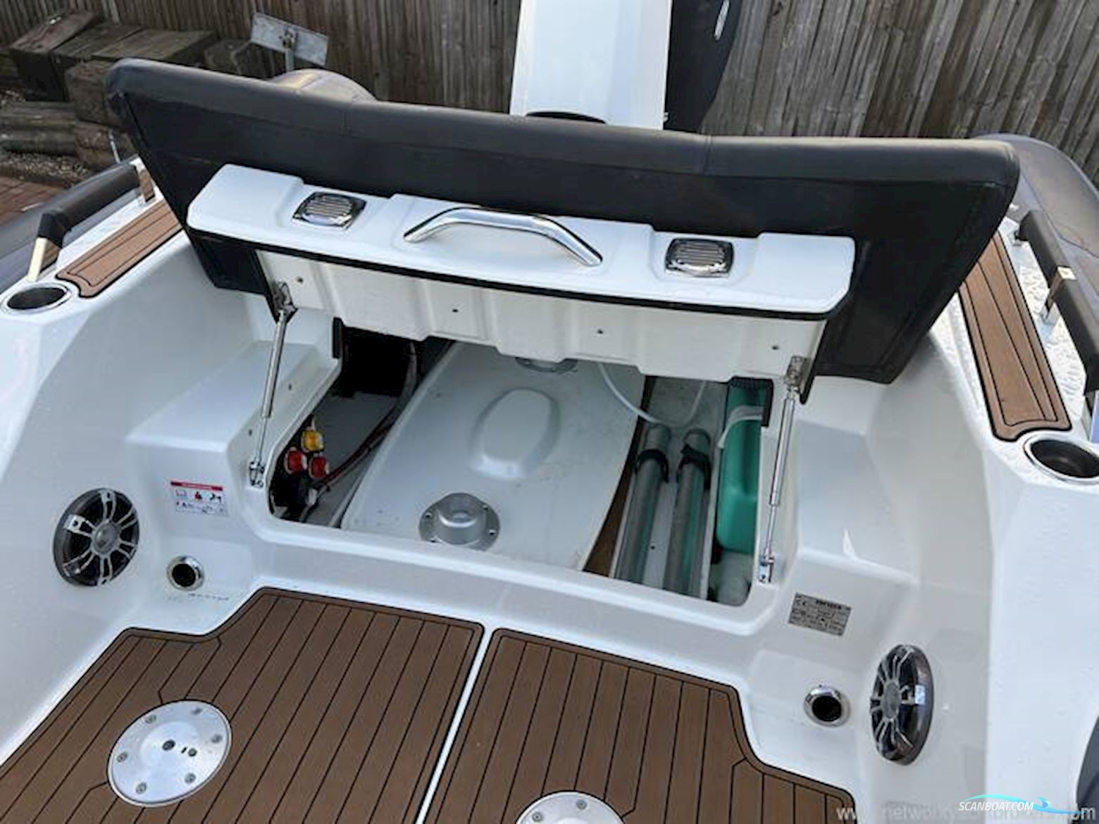 Brig Ribs Eagle 8