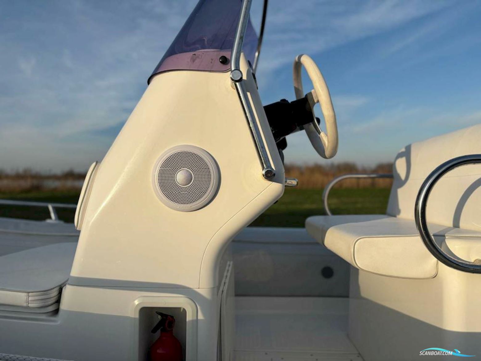 GRAND 650 Silverline Suzuki 200pk