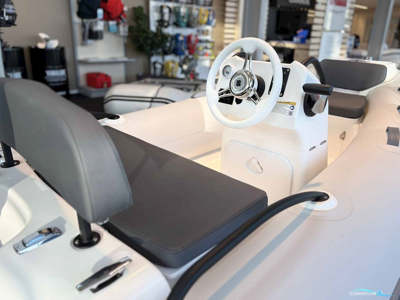 Grand G340EF Med 30 hk Yamaha