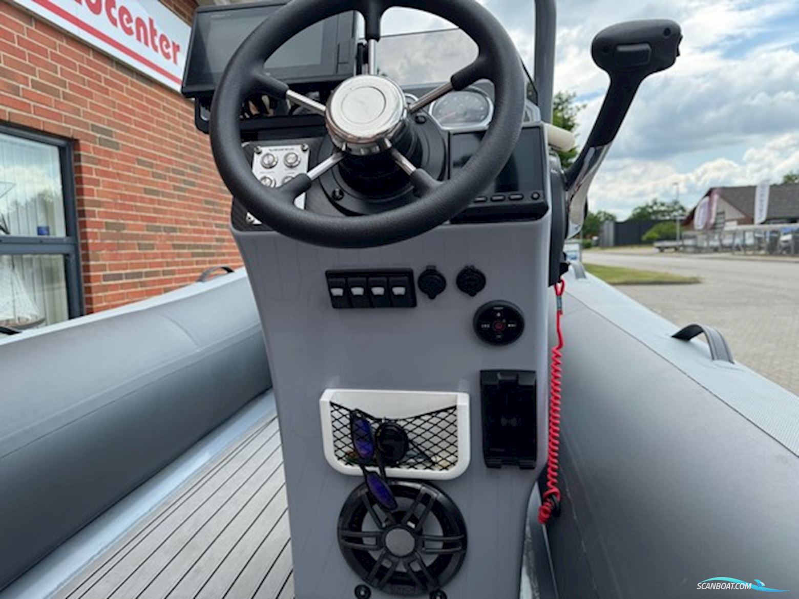 Highfield CL380DL m/Mercury F60 hk Efi 4-Takt og Brenderup Trailer - NU Nedsat KR. 15.000,- !