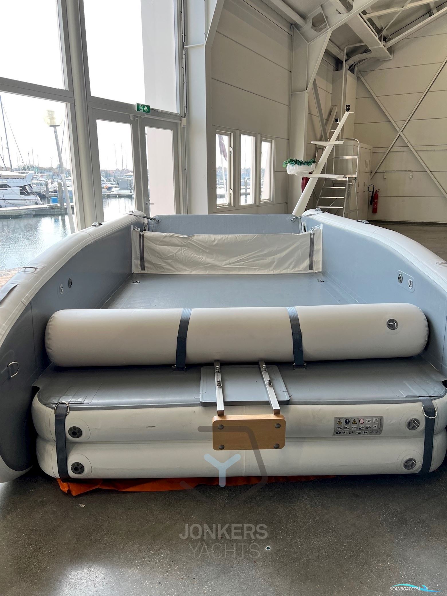 Hovercraft D.o.o. Electricat 450